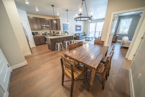 Leilighet – premium, 2 soverom, balkong, fjellutsikt (Clearwater Lofts Bldg 2 203) | Eksteriør