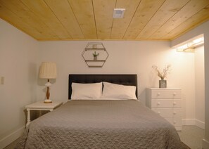 4 bedrooms, free WiFi, bed sheets