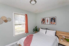 3 bedrooms, iron/ironing board, free WiFi