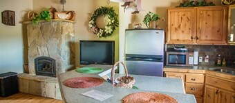 Mountain Inn #3: 1 BR Condo – Afton WY