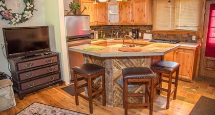 12) 1 Bedroom Condo - King