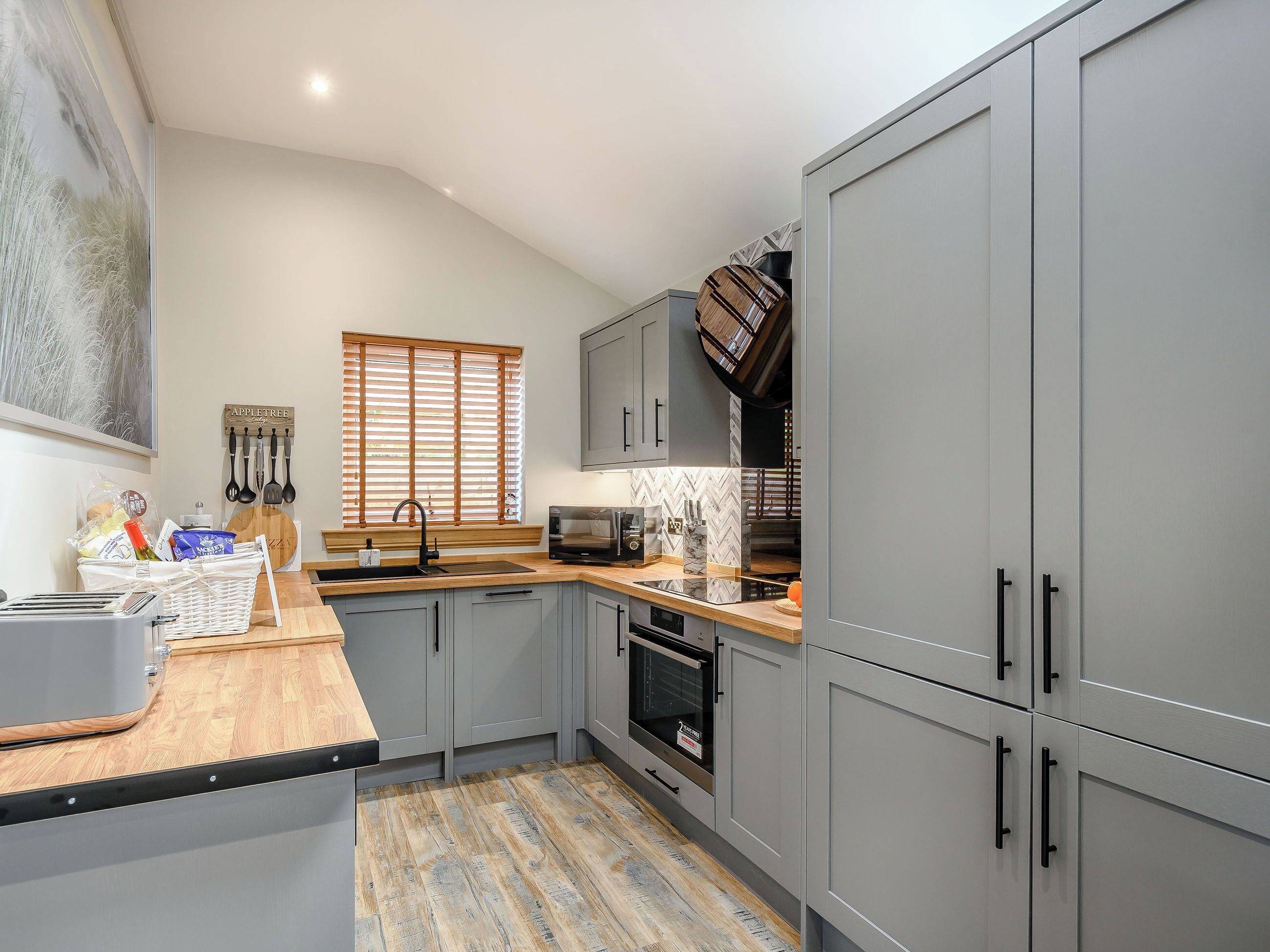 Dishwasher, highchair