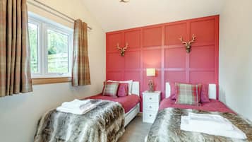 2 bedrooms, free WiFi, bed sheets, wheelchair access