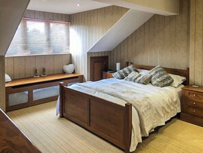 4 makuuhuonetta, ilmainen Wi-Fi, vuodevaatteet