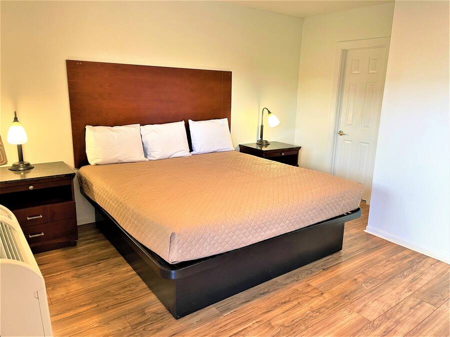 Desk, laptop workspace, free WiFi, bed sheets