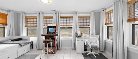 3 bedrooms, desk, iron/ironing board, travel crib