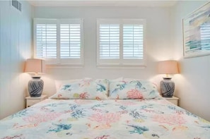 5 bedrooms, iron/ironing board, free WiFi, bed sheets