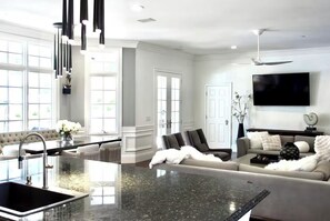 Smart TV, fireplace, DVD player, table tennis