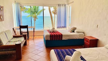 Habitación cuádruple Deluxe | Wifi gratis y ropa de cama