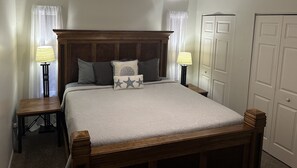 3 bedrooms, desk, iron/ironing board, free WiFi