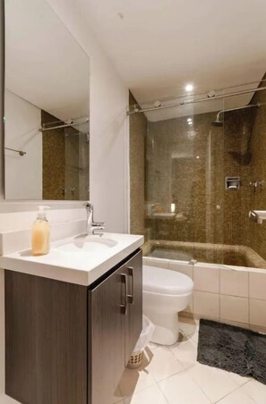Shower - Tesoro 401 - Spacious 2 floor Provenza Penthouse (Medellín)