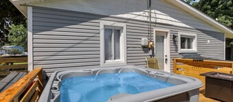 Sows on Sixth: Walking Distance to Buckeye lake Marina