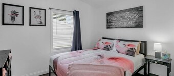 Sows on Sixth: Walking Distance to Buckeye lake Marina