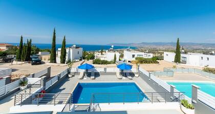 A luxury 3-Bed villa with spectacular sea views