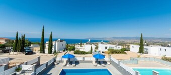 A luxury 3-Bed villa with spectacular sea views