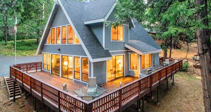 Dancing with Trees - Large 4 bedroom 3 Bath home in Blue Lake Springs!