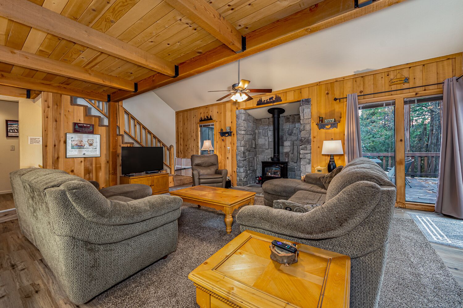 Dragonfly Lodge - 3 Bdr + Loft-Hot Tub, BLS, A/C/ Pet friendly