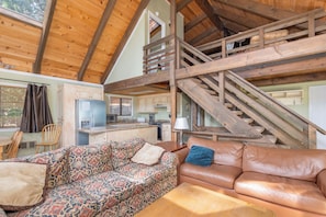 TV, fireplace, DVD player, stereo - Tri-Level Cabin with Rec Room, Pool Table, Entertainment Galore! (Arnold)