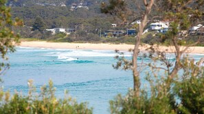 Beach nearby - Bannisters Beach House (Mollymook Beach)