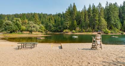 PET FRIENDLY W/HOT TUB + BLUE LAKE SPRINGS REC ACCESS