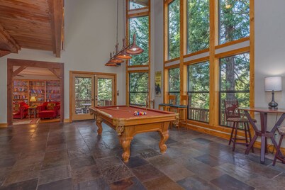 THE GREAT ESCAPE - 6 BEDROOM 5.5 BATHROOM W/ SAUNA IN BLS