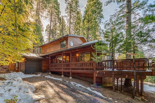 TREEmendous - 3 Bedroom 2 bath