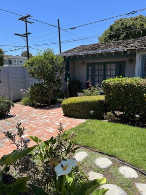 Property grounds - Beach, bay, town, walking distance.  Large private fenced in home (Coronado)