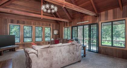 Coyote Den - Pet Friendly Home w/ Game Room and Fenced Backyard and Game Room!