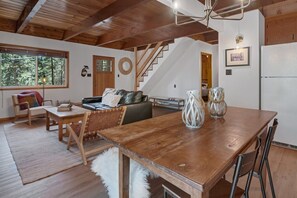 Interior - WALK TO LAKEMONT PINES LAKE W/AIR CONDITIONING (Arnold)