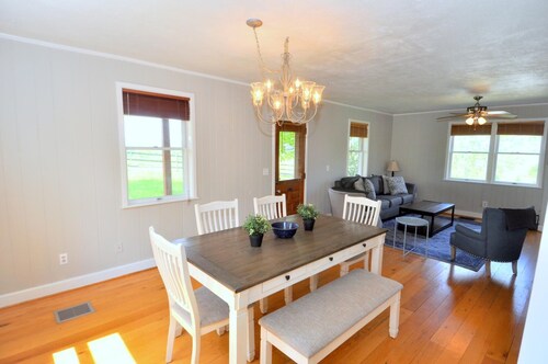 Fairview Farm - Modern Farmhouse