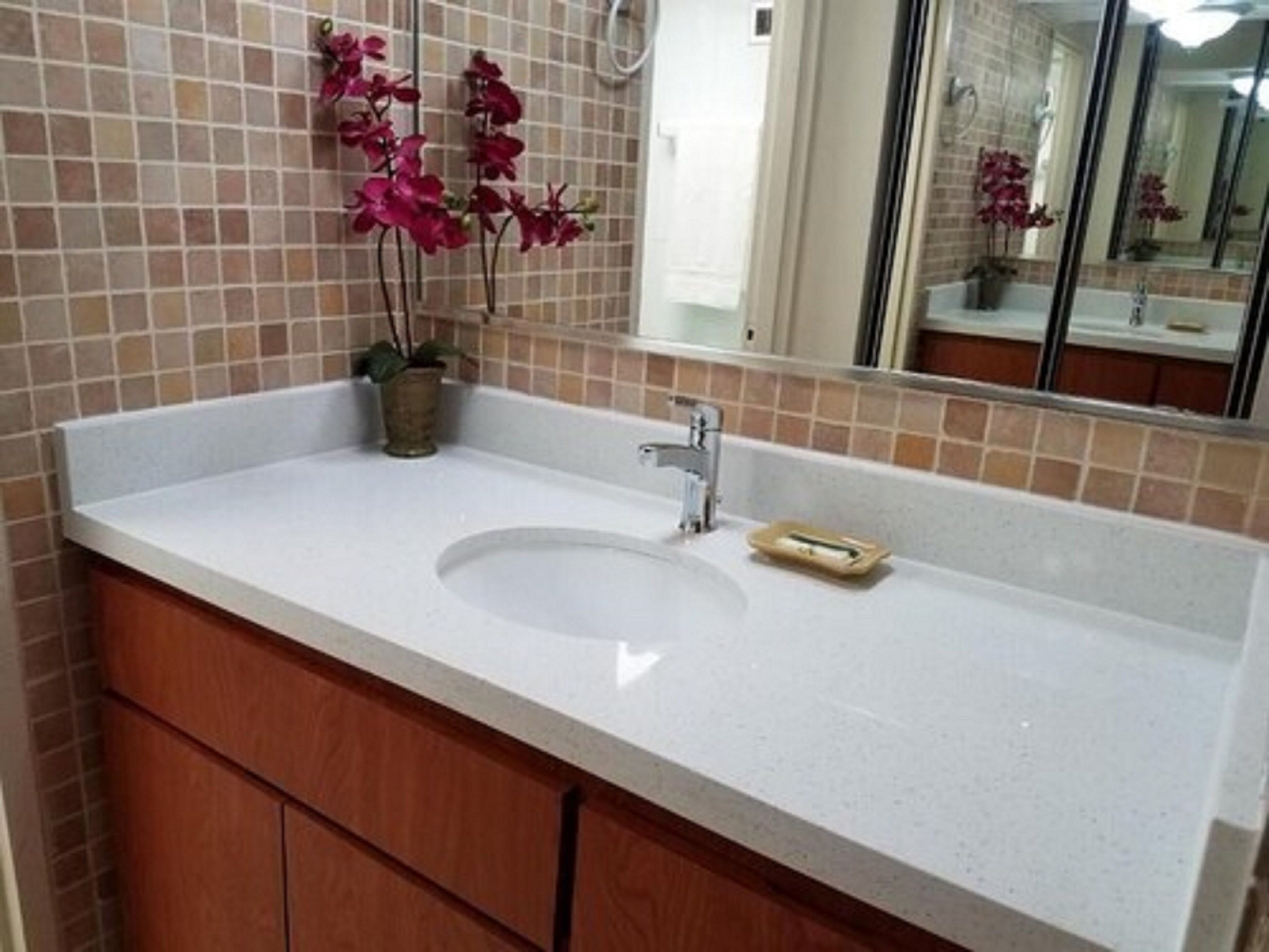 superior studio suite | bathroom | bathtub, free toiletries, hair dryer, towels