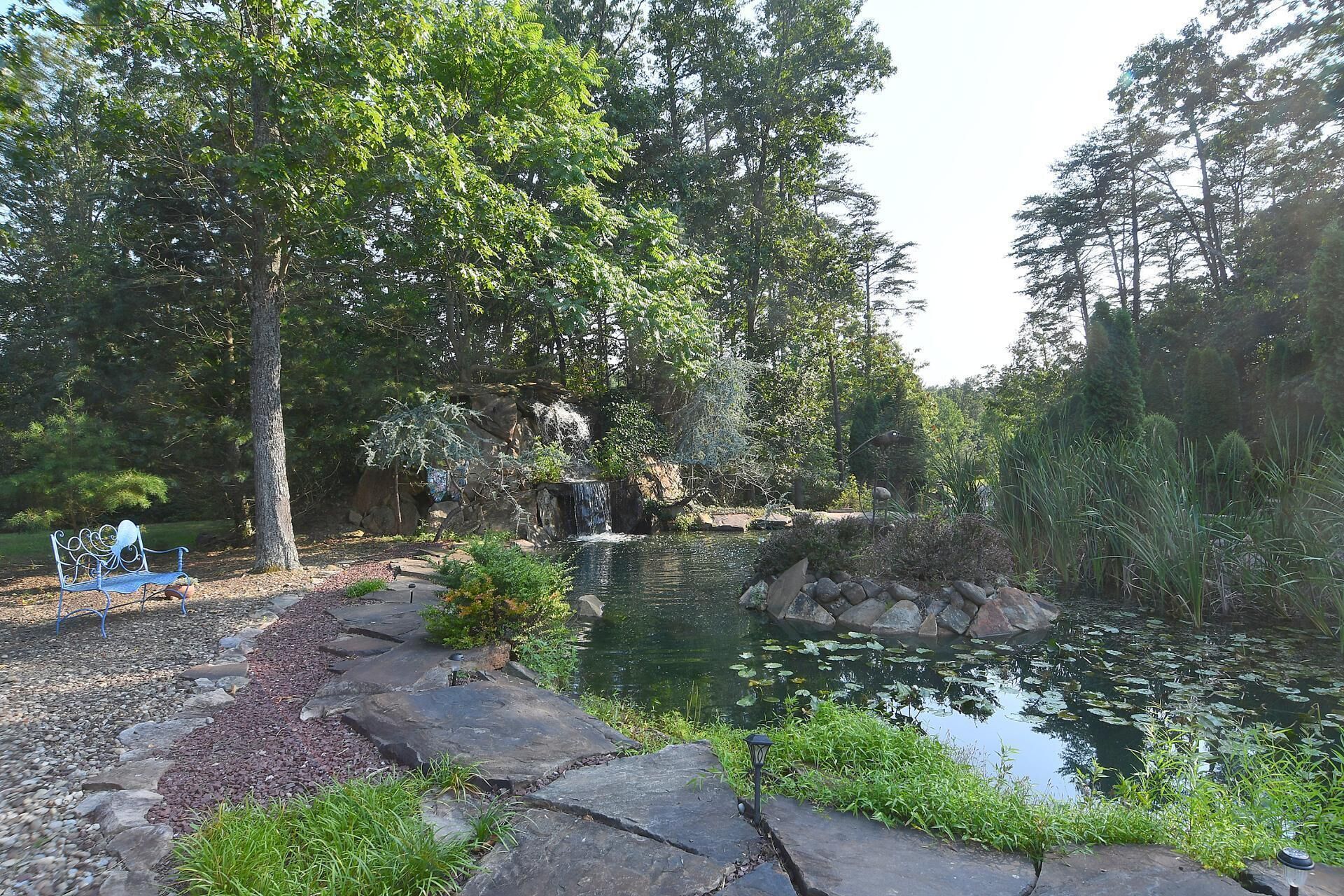 Apartment, Multiple Beds (Mountain Meltdown - Unique Hideaway) | Property grounds