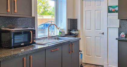 2 bedroom accommodation in Wishaw, North Lanarkshire