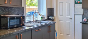 2 bedroom accommodation in Wishaw, North Lanarkshire