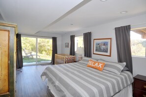Cabin, Multiple Beds (Riverfront Log Cabin) | Free WiFi, bed sheets
