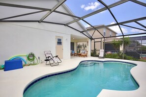 Una piscina cubierta