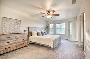3 bedrooms, desk, iron/ironing board, travel cot