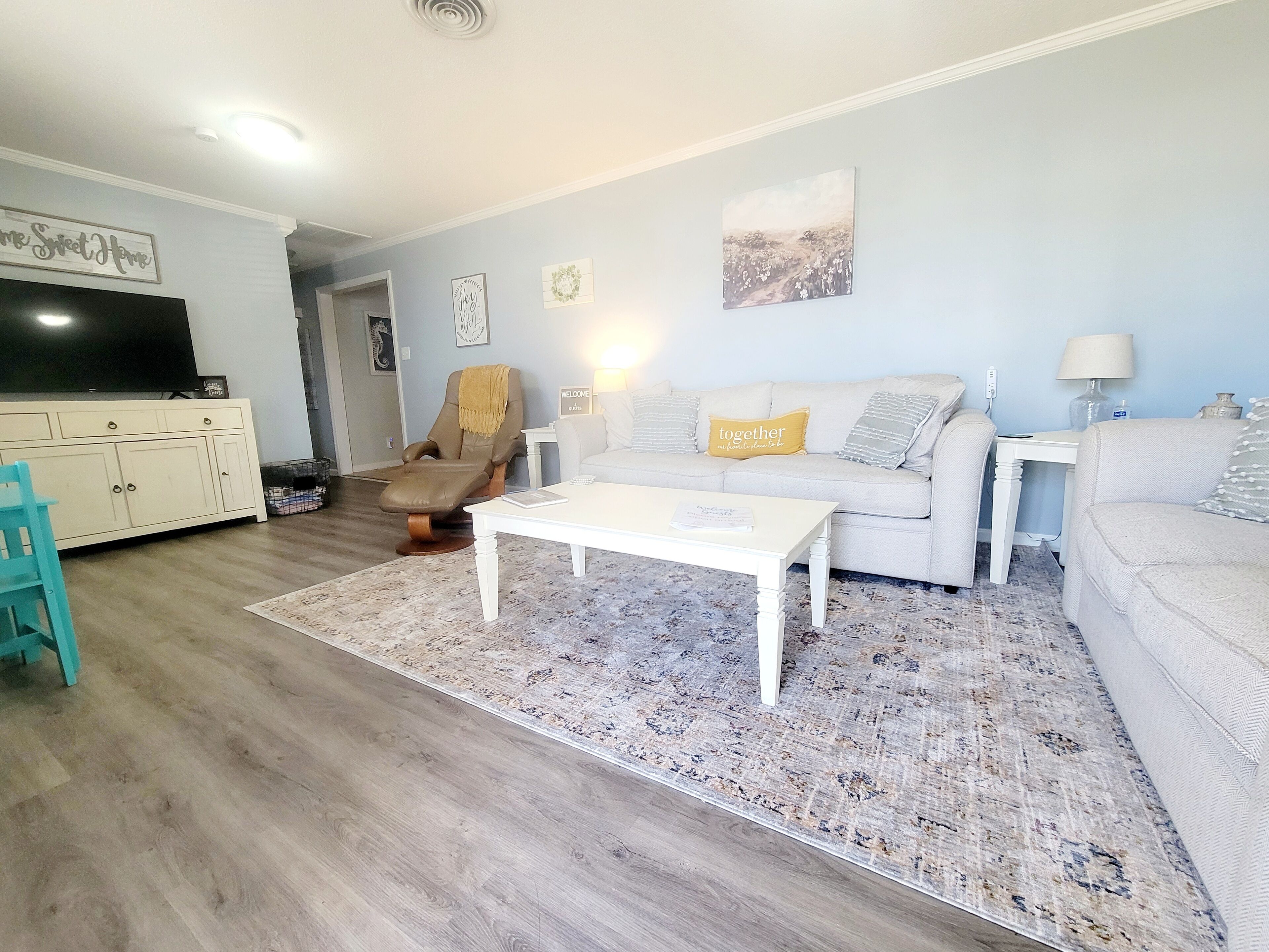 No Cleaning Fee - Steps to Entertainment - King Bed - Family Friendly