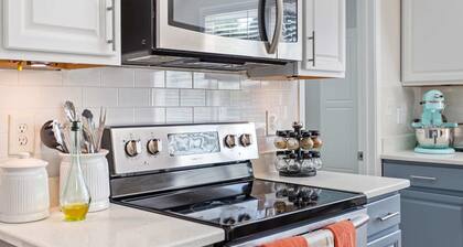 The Gathering House | Sleeps 15 + Games + Parking