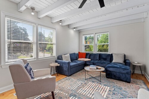 Downtown Raleigh | Sleeps 15 | Game Yard & Parking