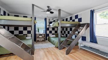 3 bedrooms, iron/ironing board, travel crib, WiFi