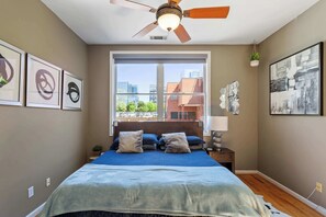1 chambre, fer et planche à repasser, lit de bébé portatif, Wi-Fi