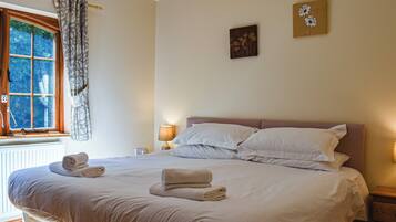 3 bedrooms, free WiFi, bed sheets