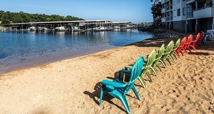 Waterfront Remodeled 3Bed 2Bath Main Channel MM20 Beach Slip Playground Pools