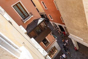 Esterni