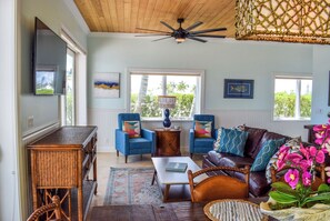 Smart TV, DVD player - House with Pool, Tiki Bar, and Dock/Boat Slip in Treasure Cay, Abaco (Treasure Cay)