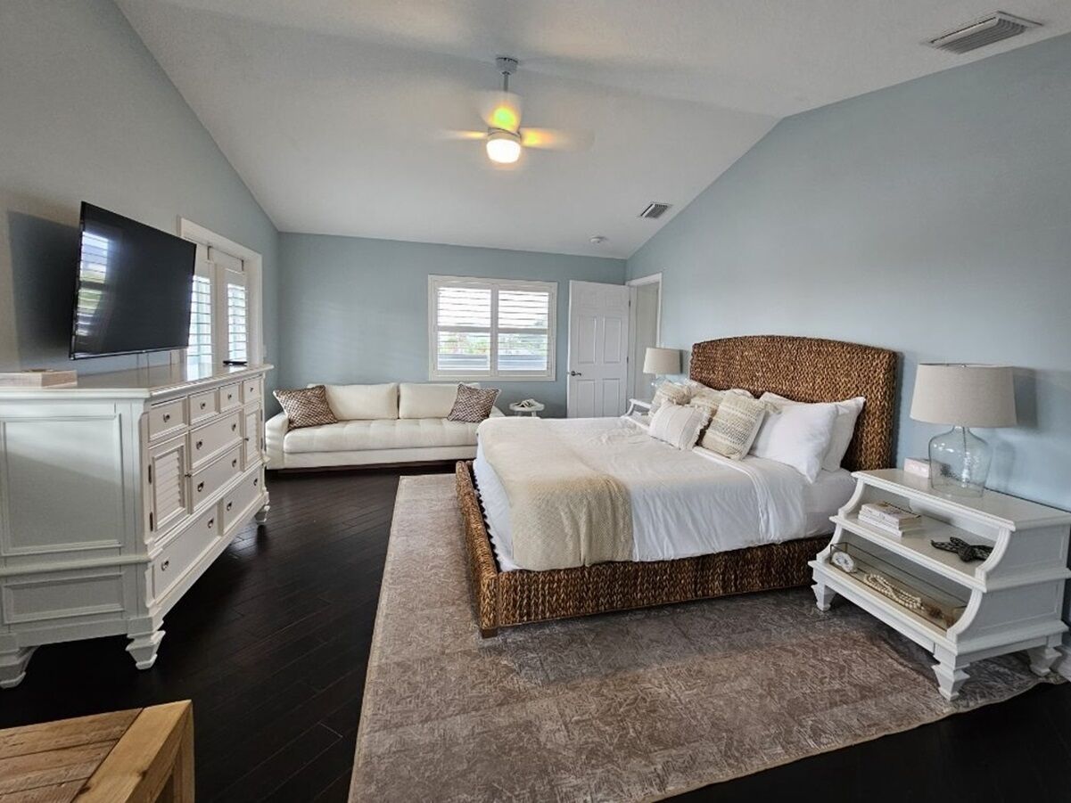 3 slaapkamers, een kluis op de kamer, een bureau