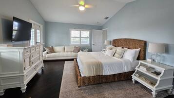 3 slaapkamers, een kluis op de kamer, een bureau