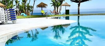 3 Bedroom Summer House Duplex - 5min from Beach, w/Pools on El Coloso