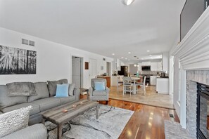 スマートテレビ、暖炉